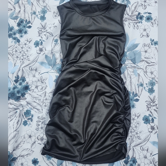 Little black faux leather dress - Picture 2 of 5